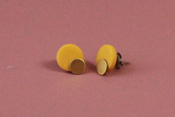 DOT øreringe (messing/mangogul)