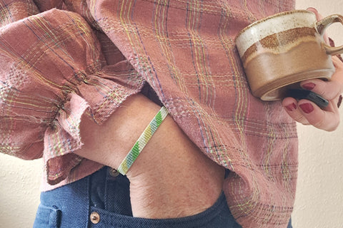 LOOM armbånd (striber - mint, støvet grøn, grøn, oliven)