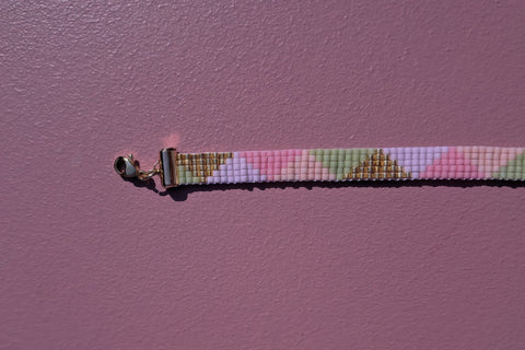 LOOM armbånd (trekant - lyslilla, mint, pink, lyserød, mosgrøn, guld)